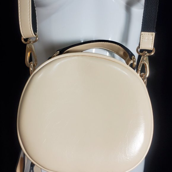 Bei Bao Bao Ivory Faux Leather Circular Round Cross-Body bag with Gold Hardware - Picture 12 of 14
